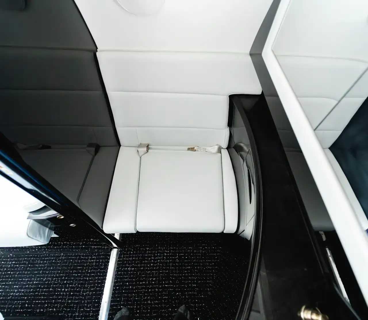 G-200 N119PS  detail 7